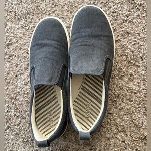 Taos Rubber Soul Women's Charcoal Slip-On Loafers